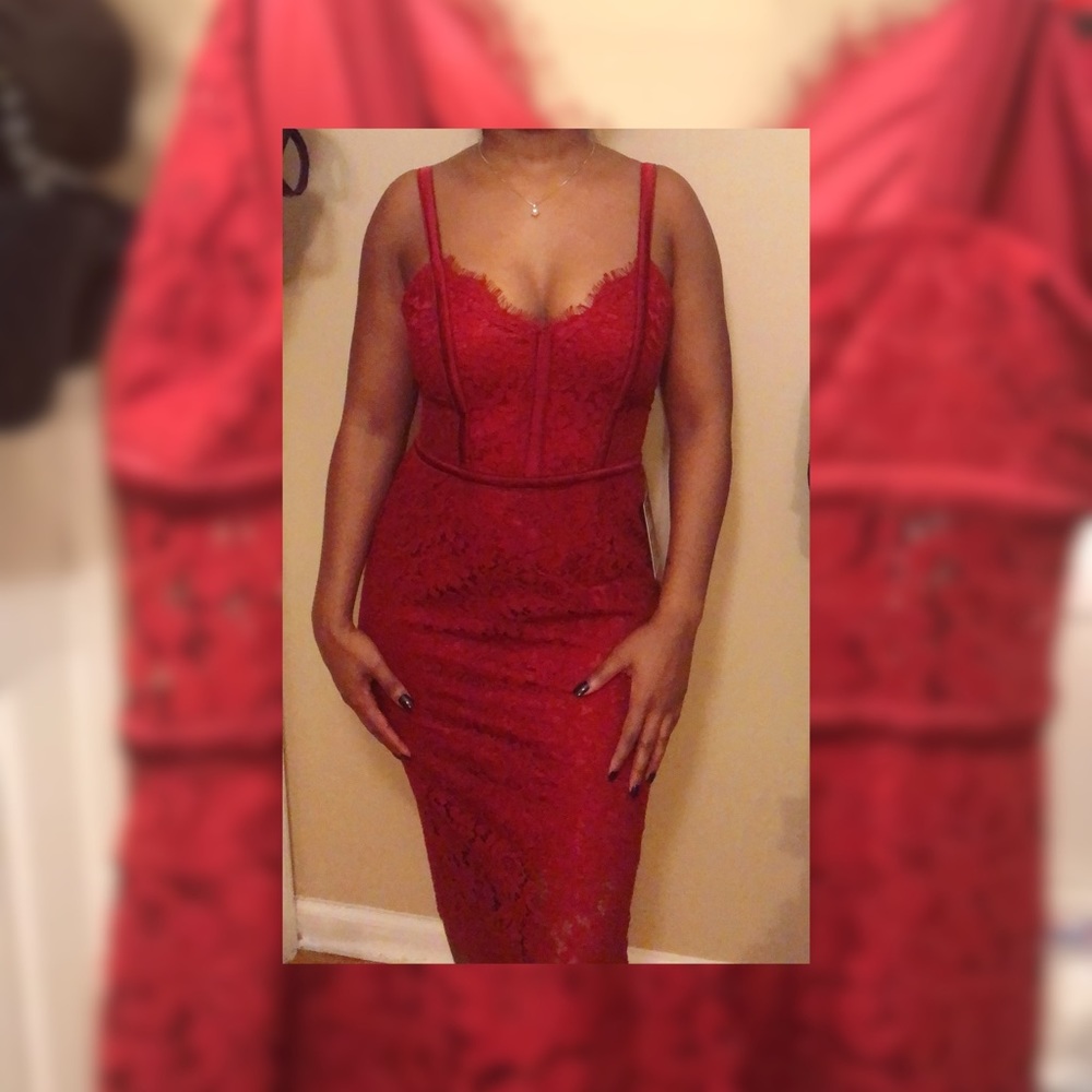 Stunning Lace Dress | Valentine’s Day